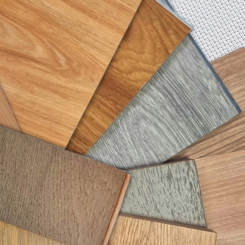 Как состыковать ламинат и плитку на полу без порожка и с ним