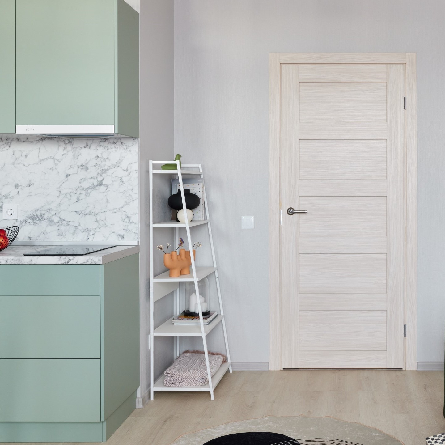 Современные идеи для белых дверей в интерьере